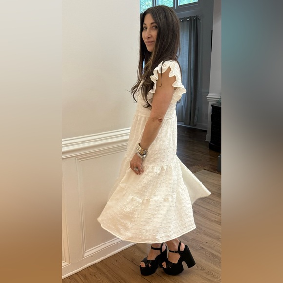 Textured Dress Tiered Ruffle Sleeve Midi Beautiful - Picture 4 of 10